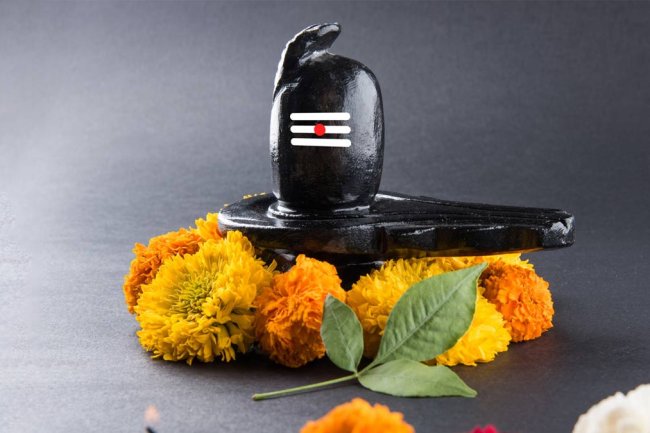 अगर आप भी रखते हैं सोमवार को व्रत तो जरूर पढ़े यह व्रत कथा