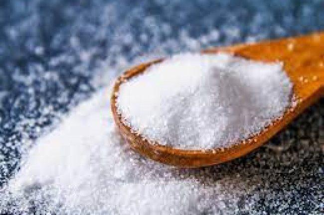 स्टडी रूम में नमक के पानी से पोछा लगाएं